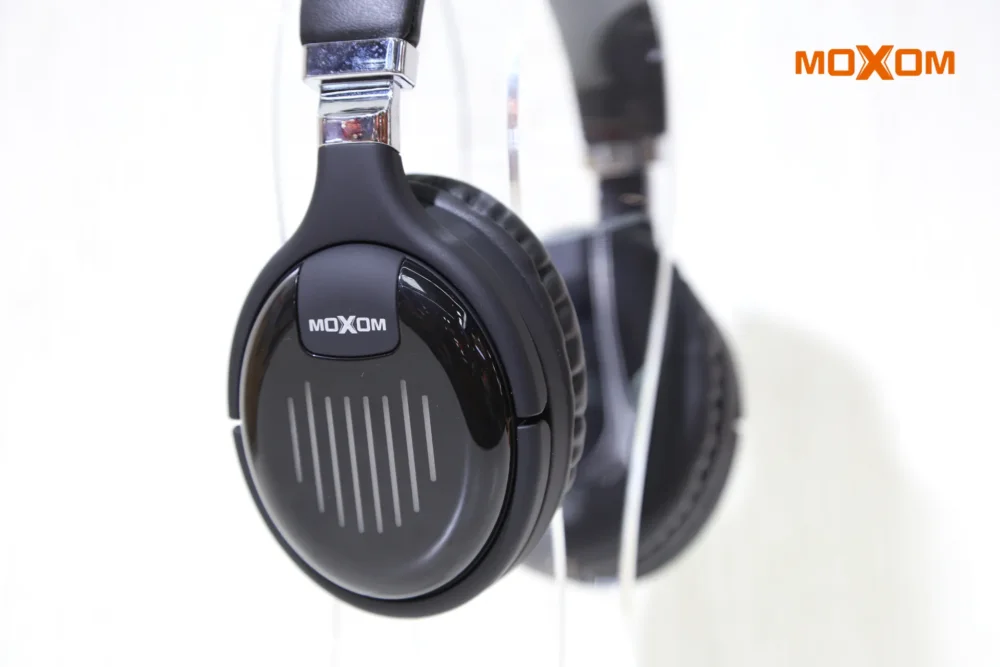MOXOM MX-WL14 Casque Bluetooth Sans Fil RGB – Écouteurs Pliables avec Basses Puissantes et Design Cyberpunk — image 5