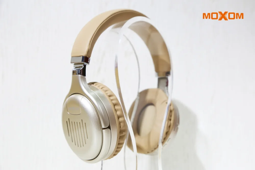 MOXOM MX-WL14 Casque Bluetooth Sans Fil RGB – Écouteurs Pliables avec Basses Puissantes et Design Cyberpunk — image 12